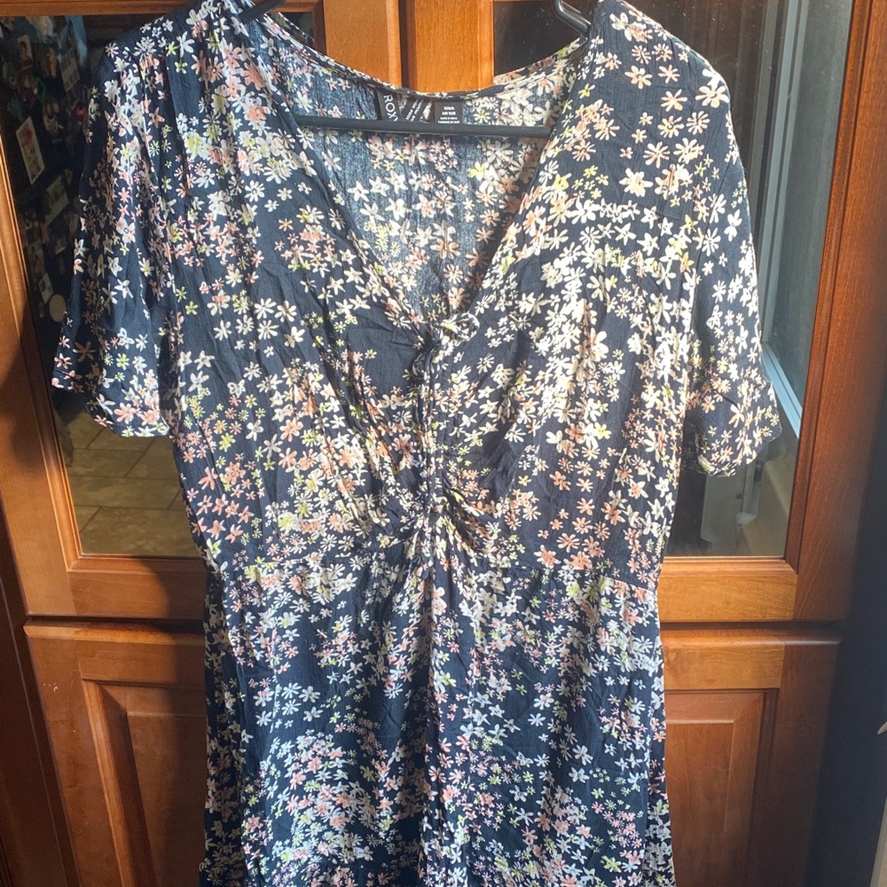 Roxy Navy Floral V-Neck Knee Length Dress w/ Pastel Floral Accents Medium Summer